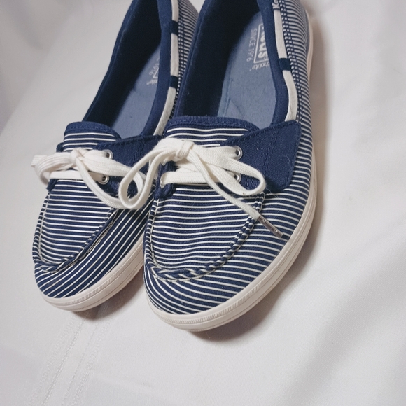 Women's Keds Boat Shoes - Picture 1 of 4